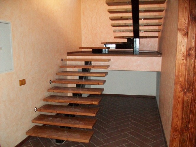 Лестница на второй этаж из металла