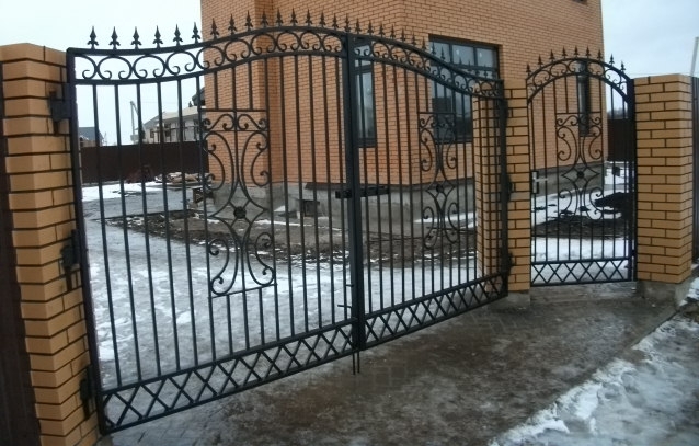 Кованые ворота в Пскове купить